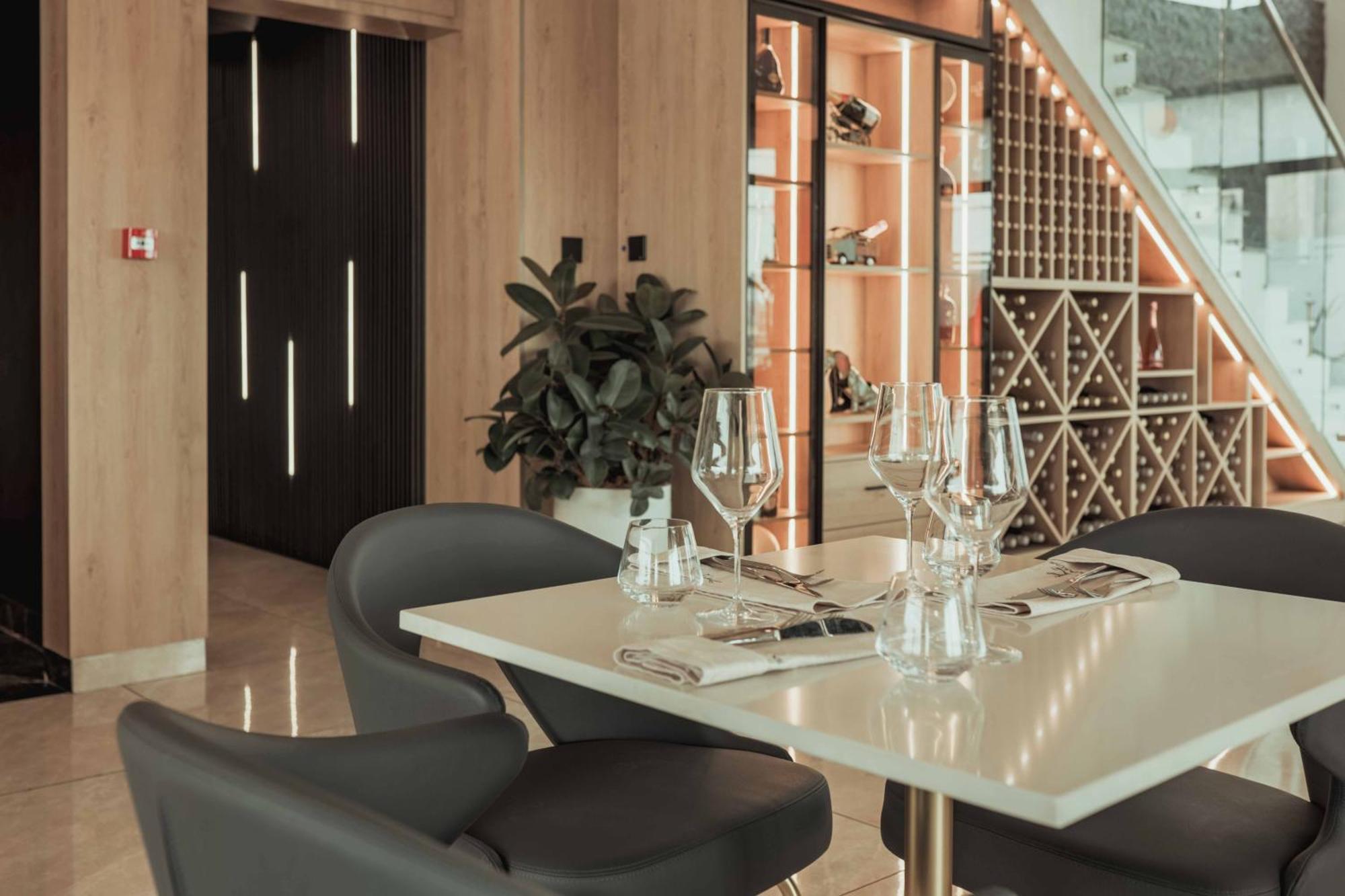 Accra Luxury Apartments @ The Signature エクステリア 写真