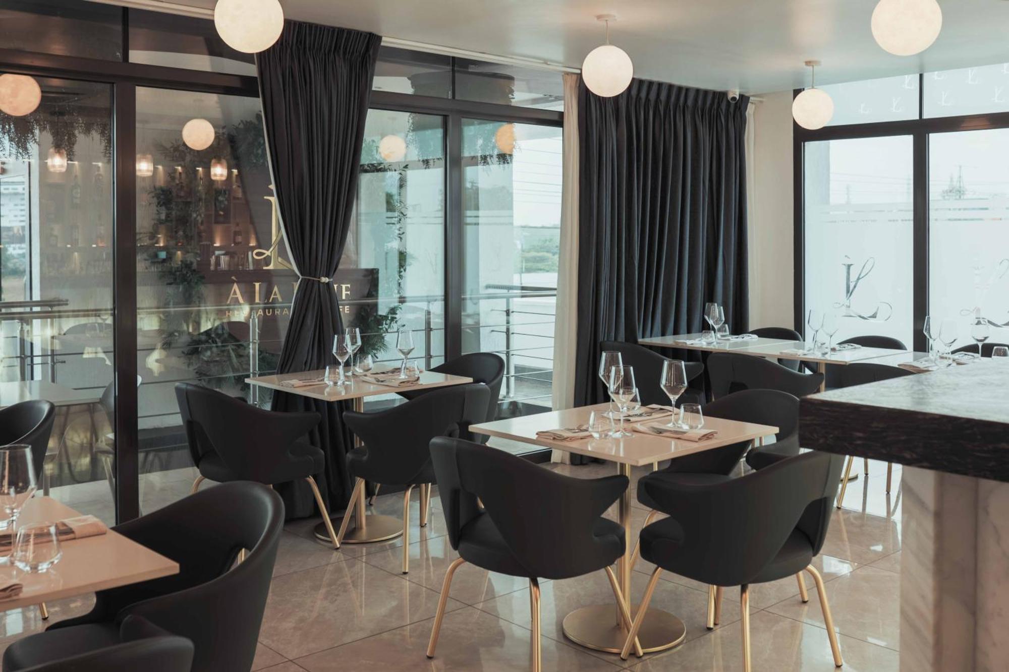 Accra Luxury Apartments @ The Signature エクステリア 写真